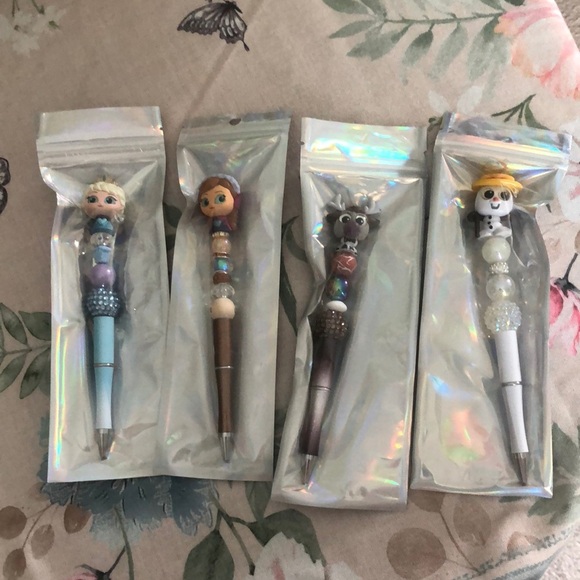 Elsa, Anna, Sven, Olaf Frozen Character Beaded Pens Set Collectibles - Picture 10 of 11